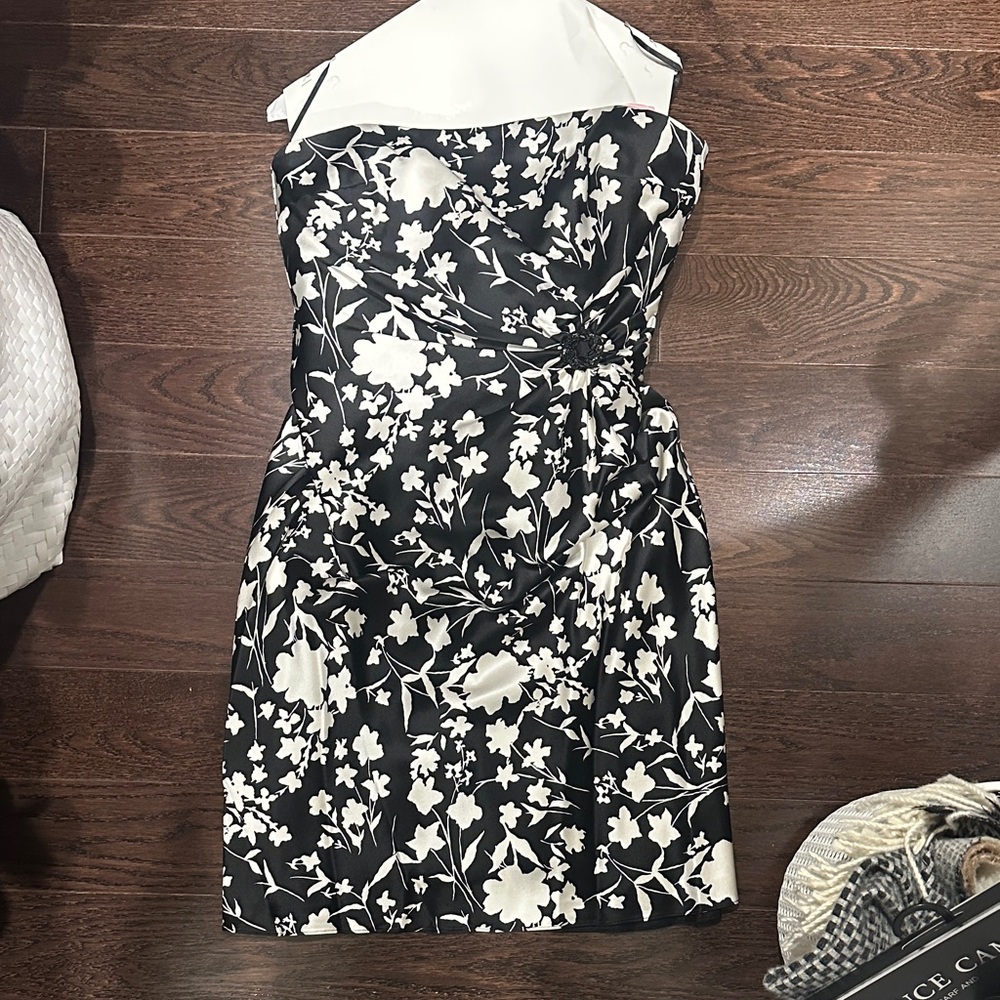 Kay Unger Black and White Floral Strapless Dress